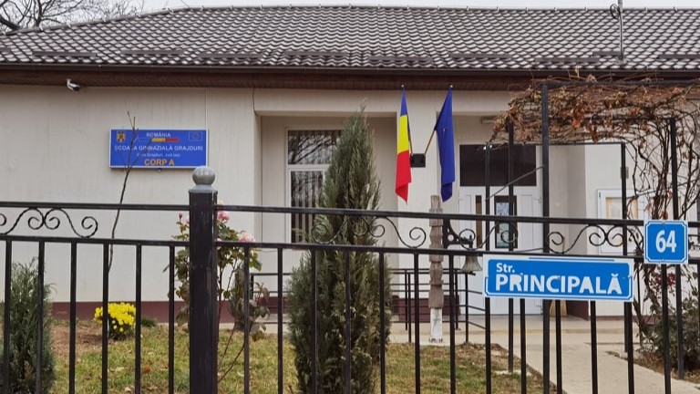 1 Scoala Gimnaziala Grajduri